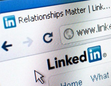 Stand Out From the Crowd: Why Your LinkedIn Headline Is Important