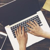 5 Signs to Turn Your Side Hustle Full-Time
