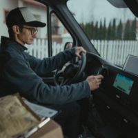 How to Start a Delivery Driver Career in the Modern Economy