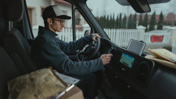 How to Start a Delivery Driver Career in the Modern Economy